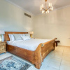 Отель Beautiful Large 4 B/R Villa W/ Pool Jumeirah Island, фото 1