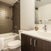 Отель Life Suites - Fort York Central Condo, фото 7