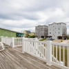 Отель Beach Joy by Oak Island Accommodations, фото 1
