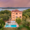 Отель Hudson by Avantstay Magnificent Home w/ Beautiful Views, Multiple Living Areas, Pool & Games!, фото 40