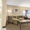 Отель Quality Inn & Suites Downtown, фото 40