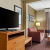 Отель Comfort Suites Hanes Mall, фото 24