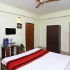 Отель OYO 12067 Sam's Apartment, фото 4