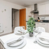 Отель Central Modern Flat Sleeps 6 - Dedicated Parking, фото 15