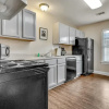 Отель Lasalle 1a/2a · Enormous Gated Apartments Perfect for Groups!, фото 4