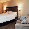 Отель Country Squire Inn and Suites, фото 21