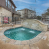 Отель Luxury Riverfront Condo 1 BLK to Schlitterbahn!, фото 18