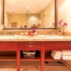 Отель K B M Resorts- Hkk-113 Gorgeous 2Bd With Expansive Private Garden Patio and Balcony!, фото 5