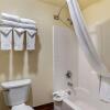 Отель Comfort Inn Troutdale - Portland East, фото 10