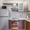 Гостиница Simply Comfort - Spacious Apartment 10 min to Metro, фото 6