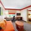 Отель La Quinta Inn & Suites by Wyndham Raleigh Cary, фото 42