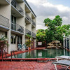 Отель Cairns Holiday Lodge, фото 6