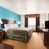 Отель Days Inn & Suites by Wyndham Conroe North, фото 7