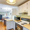 Отель Historic Lakeside Marblehead Cottage: Walk to Lake, фото 7