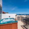 Отель Seashells Penthouse Hot Tub Seaview by Getaways Malta, фото 16