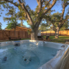 Отель Luxury Oasis Walk to Main Hot Tub-firepit-grill, фото 13