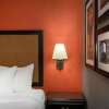 Отель La Quinta Inn & Suites by Wyndham Memphis Airport Graceland, фото 2