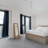 Отель Guestready Stylish Minimalist Penthouse W Balconies Sleeps Up To 6, фото 12