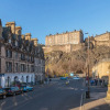 Отель Lovely Apartment Beneath Edinburgh Castle, фото 1