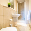Отель Spacious City 2 Bed, 2 Bath, FREE PARKING & WiFi, фото 7