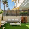 Отель Apartamentos LOLA y MANUELA en primera línea playa Carihuela con excelente Terraza-jardin de 80 m2 f в Торремолиносе