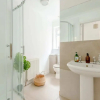Отель Bright & Spacious 5BD House - Peckham, фото 9