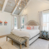 Отель Azalea Abbey by Avantstay 350ft to Beach! w/ Pool, Outdoor Kitchen & Amazing Views, фото 7