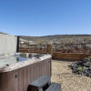 Отель Red Desert Retreat 5 Bedroom Home, фото 15