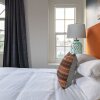 Отель WanderJaunt | Emerald St Townhomes, фото 8