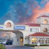 Отель Travelodge by Wyndham Costa Mesa Newport Beach Hacienda в Косте Мезе