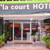 Отель Vla Court Hotel, фото 1