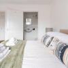 Отель Immaculate 2-bed Apartment in Welwyn Garden City, фото 4