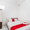 Отель RedDoorz Syariah @ Wisma Arya 2, фото 14