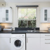 Отель Spacious 1BR Garden Flat in Brixton, фото 7