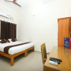 Отель OYO 10543 Maks Stay, фото 4