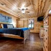 Отель Misty Pines 3 Bedroom Cabin by Redawning, фото 12