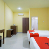 Отель RedDoorz Plus @ Jalan FL Lumban Tobing Sibolga, фото 11