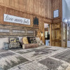Отель Er26 - Sasquatch Inn - Great Location! Close To Town Resort Pool! 2 Bedroom Cabin by RedAwning, фото 1