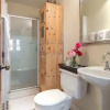 Отель Beautiful, Quiet 3BR in Posh Kitsilano, фото 9