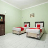 Отель RedDoorz Syariah @ Janti Malang, фото 11