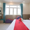 Отель RedDoorz Plus near GiaDinh International Hospital2, фото 1