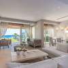 Отель Beachfront Villa Diamond with a heated pool, фото 7