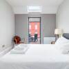 Отель Modern 2BR Home in Dalston W/balcony, Fits 4, фото 5