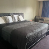 Отель Hallmark Inn and Suites, фото 7