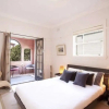 Отель Bondi Beach Breeze - A Bondi Beach Holiday Home, фото 2