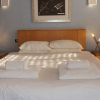 Отель Superb Spacious Central Studio Apartment High Ceiling, фото 7