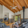 Отель StayAU Conifer Cottage Lakeside Haven, фото 7