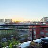 Отель Gorgeous Rosslyn Penthouse w Views Free Parking Metro Subway, фото 19