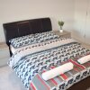 Отель Impeccable 1bed Apartment in the Heart Ofgreenford, фото 2