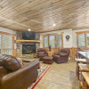 Отель Timberwolf Lodge 6 2 Bedroom Cabin by RedAwning, фото 11